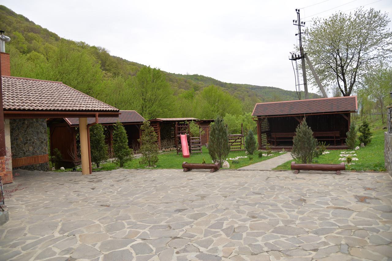 Syni Potoky Motel Svalyava Exterior photo