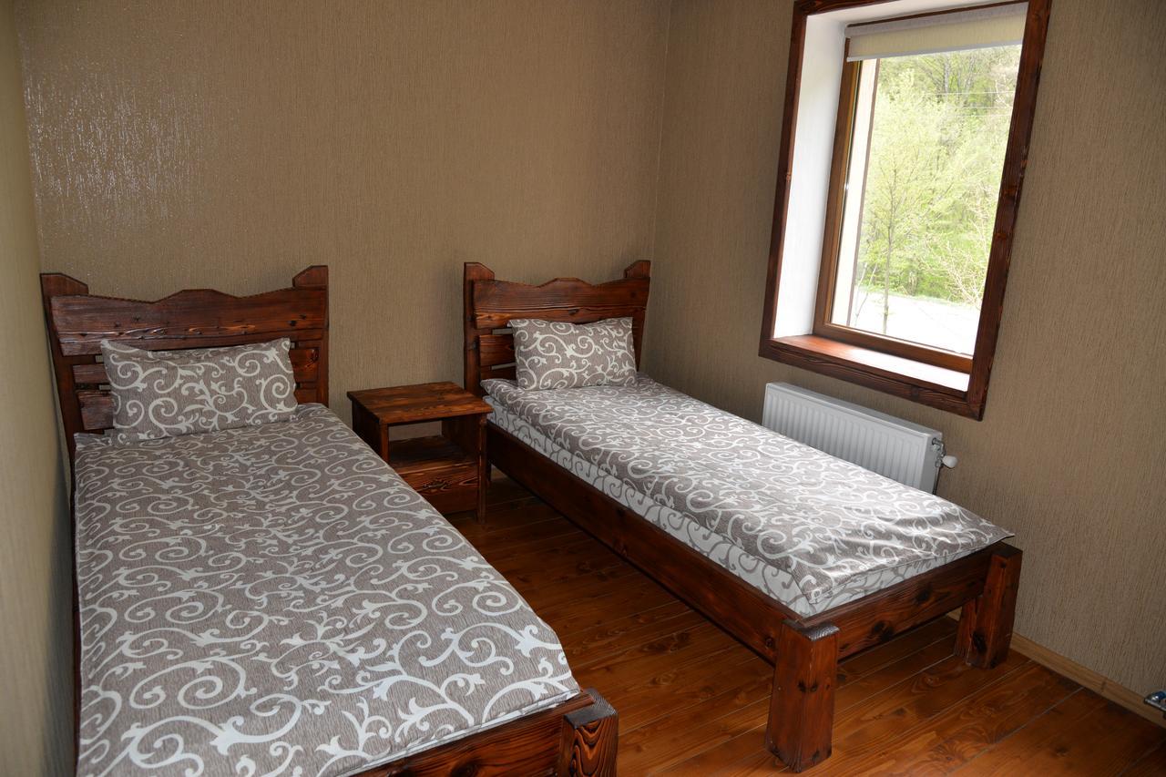 Syni Potoky Motel Svalyava Exterior photo